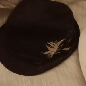 Women's hat no brand